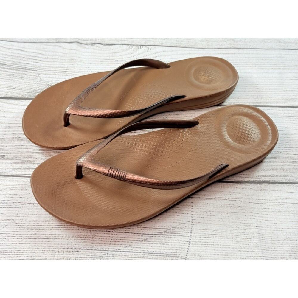 FitFlop Womens Solid Iqushion Ergonomic Thong Flip-Flops Bronze Brown Size 9